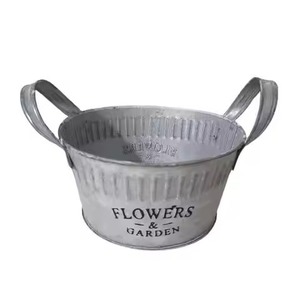 Ensemble de jardinières en métal galvanisé rustique, forme ovale avec poignées, durable pour une utilisation en extérieur, conteneur pour fleurs et plantes vertes - Product Image 2