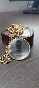 Collier Loupe Vintage en Laiton avec Longue Chaîne Métallique, Loupe de Poche Style Antique pour Collectionneurs et Bureau - Product Image 3