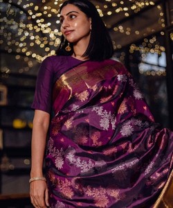Purple Silk Saree With Gold Border Traditional Indian Wedding Wear Women's <b>Floor</b>-Length Sari Regular Fit All Seasons - Product Image 2