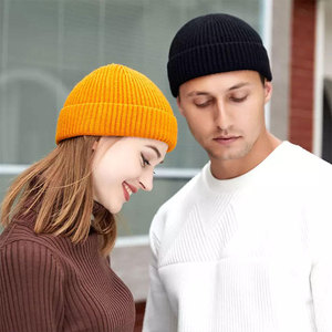 Gorro de Punto Cálido Más Vendido para Clima Frío, Nuevo Estilo Minimalista, Gorro de Punto con Puño para Atuendos Casuales - Product Image 5