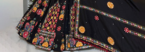 Tenue de Navratri magnifique : Lehenga Choli indien traditionnel rouge, directement de Chaniya Choli, Ghagra Choli, Garba Look, Dandiya Outf - Product Image 3