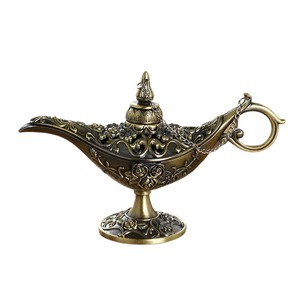 Lámpara Mágica de Latón Hecha a Mano con Patrón Floral Grabado, Decoración Cultural Tradicional, Escultura de Mesa para Sala de Estar - Product Image 2