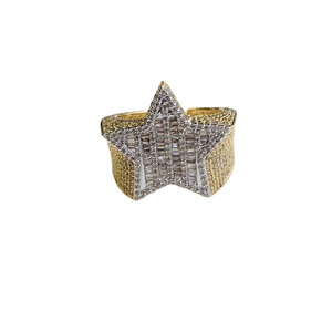 Anillo de estrella con tachuelas de diamantes redondos de estilo Hip Hop clásico de oro amarillo de 10kt para fiesta de boda o aniversario - Product Image 1