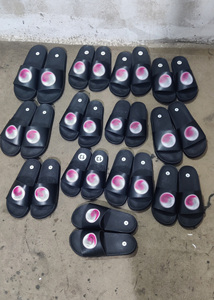 รองเท้าแตะหนังแท้ปักลาย น้ำหนักเบา ใส่สบาย ระบายอากาศได้ดี พื้นรองเท้า PVC แบบสวม เปิดนิ้วเท้า เหมาะสำหรับฤดูหนาว - Product Image 2