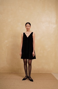 Robes droites amples d'été décontractées à taille lâche, minimalistes, respirantes, boutonnées, teintes en fil, à fente latérale, simples, à rayures complètes - Product Image 2