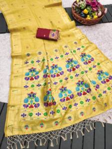 Sari indien tendance en coton Muga pur jaune doux avec motif tissé traditionnel Meenakari pour mariage, fête et festival - Product Image 6