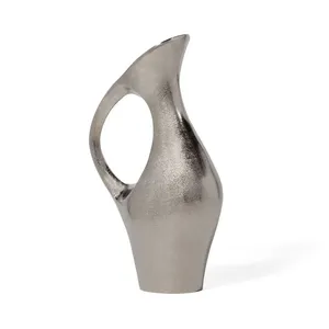 Florero de Metal Hecho a Mano Creativo para Arreglos Florales Elegantes en Decoración del Hogar y Espacios de Oficina, Florero Moderno Hecho a Mano - Product Image 5