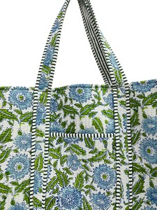 Bolsa de Mano de Algodón con Estampado Floral y Asa para el Hombro |   Bolsa de Compras Ecológica para Mujer, Hecha a Mano con Impresión Artesanal de Alta Calidad - Product Image 3