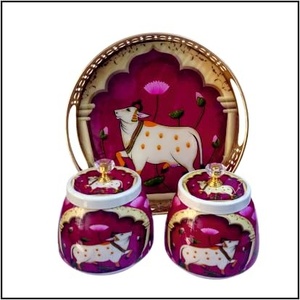 Bandeja Redonda Metálica de Almacenamiento con Diseño de Vaca, Acabado Pulido, Estilo Oriental para Uso en Mesa - Product Image 3