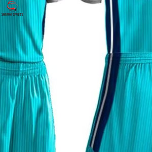 Uniforme de Baloncesto Elegante con Impresión Sublimada Completa, Jersey Deportivo Transpirable con Diseño en el Cuello, Venta al Por Mayor Directa de Fábrica - Product Image 6