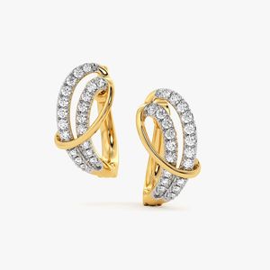 Boucles d'oreilles clous ovales entrelacées en or jaune avec diamants de laboratoire - Product Image 1