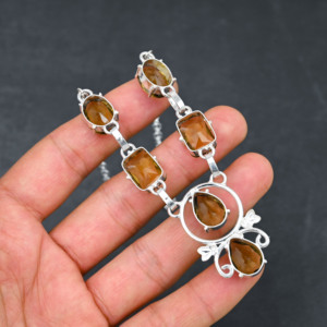 Collar de Plata de Ley 925 Hecho a Mano con Baño de Rodio, Cadena Ajustable y Cuarzo Ahumado Facetado, Eslabones Finos para Mujer, Ideal para Bodas - Product Image 2