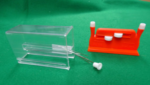 Enfile-aiguille automatique AA0190 | Enfile-aiguille automatique en plastique, accessoire de couture, forme carrée orange, pratique pour la couture - Product Image 6