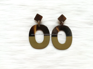 Pendientes de cuerno clásico religioso negro blanco marrón con perlas y diamantes para ropa de fiesta - Product Image 2