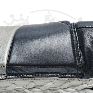 ถุงมือชกมวยหนังคุณภาพสูงสำหรับฝึกซ้อมระดับมืออาชีพ พร้อมโลโก้สั่งทำพิเศษ ปิดด้วยเชือก ระบายความชื้นได้ดี เหมาะสำหรับทุกเพศ - Product Image 5