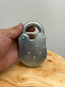Candado de Metal Resistente con Llaves, Candado de Hierro Vintage con Grillete Sólido, Candado de Seguridad Tradicional para Puerta, Almacén - Product Image 3