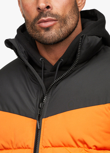 Chaqueta de Invierno Acolchada de Alta Calidad para Hombre, Diseño de Bomber con Burbujas y Logotipo Personalizado, Cuello Alto, Impermeable, Reversible, 100% Poliéster - Product Image 4