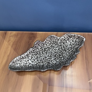 Bandeja de Aluminio con Acabado Antiguo, Diseño Único, Decoración para el Hogar, Diseño Artesanal, Artesanía Metálica - Product Image 2