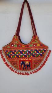 กระเป๋าสะพายไหล่ปักลายโบราณทำมือสไตล์ชนเผ่าโบฮีเมียนยิปซี - Product Image 5