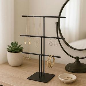 Organizador de Joyas de Tres Niveles con Barras Horizontales, Soporte para Collares y Pulseras, Marco Equilibrado, Elegante y Ahorra Espacio - Product Image 1