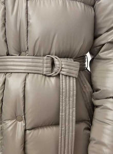 Premium Shiny Glossy Puffer Jacket Winter Glossy Puffer Jacket Waterproof Duck Down Full Zip Lightweight Outerwear Custom Logo - Product Image 6