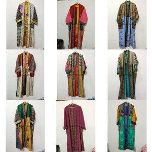 Robes kimono en soie longues faites à la main de qualité supérieure, patchwork vintage, taille unique, vêtements de nuit pour femmes - Product Image 1