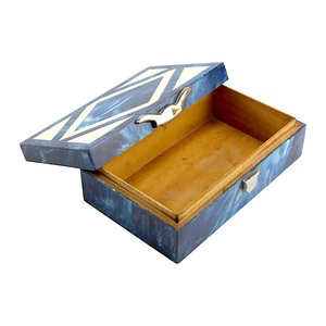 Caja de Almacenamiento Decorativa de Resina Hecha a Mano, Contenedor Organizador Ecológico para Decoración del Hogar y Regalos - Product Image 3