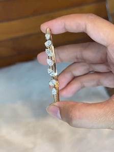 Pulsera Clásica con Diamantes Cultivados en Laboratorio de Corte Pera y Marquesa de 4 Quilates de Apricot Jewels |   Oro amarillo de 14 quilates certificado por IGI - Product Image 5