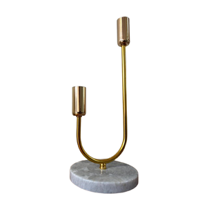 Porte-bougie double en métal fantaisie en forme de U avec base ronde en marbre, support moderne pour bougies coniques, accent décoratif de table pour la maison - Product Image 1