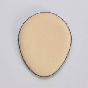 Esponja de maquillaje Micro Corner Puff 05 negra, diseño mini para dedo, de rubycell, de alta resistencia, para difuminar corrector con precisión. - Product Image 3