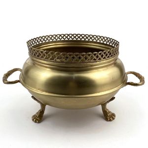 Elegante macetero metálico con acabado en cobre para decoración de comedor, que mejora la estética interior con una sofisticada exhibición de plantas. - Product Image 3