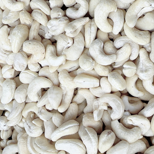 Nueces de Anacardo Crudas al Mejor Precio, WW180, WW240, WW320, LP, WS, Vietnam, Venta al por Mayor a Granel, Exportadas a Dubái y Europa, Medio Oriente - Product Image 1