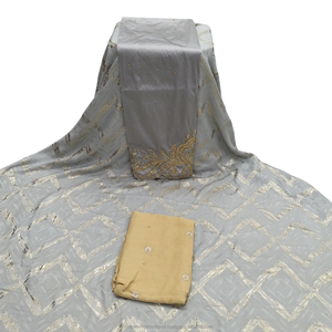 Tela Dirac Fransawi de Lujo en Gris Plateado con Patrón Geométrico Metálico y Borde Bordado en Oro para Prendas Somalíes - Product Image 1