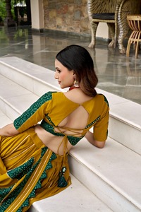 Colección Navaratri de Lehenga Choli con Diseño Étnico Tradicional Indio, Estampado Ajrakh, Rayón, para Mujer, Largo hasta el Suelo, para Bodas y Eventos - Product Image 3