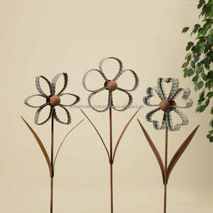 Estacas Decorativas de Metal para Jardín, Resistentes a la Oxidación, para Soporte de Plantas y Arte en Exteriores - Product Image 3