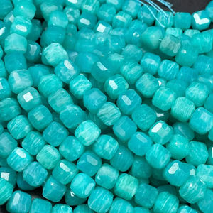 ลูกปัดอเมซอนไนต์ธรรมชาติทรงลูกบาศก์ สีฟ้าสวยงาม คุณภาพสูง สำหรับทำเครื่องประดับ - Product Image 1