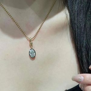 จี้โคลเวอร์ทองคำขาว สร้อยคอเพชรทรงจอร์เจียนคัท สร้อยคอคลาสสิกสำหรับใส่ทุกวัน จี้เพชรทรงวงรี - Product Image 5