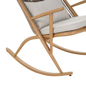 Silla mecedora resistente para exteriores con estructura de hierro con acabado en arce, respaldo de ratán PE gris claro y cojín gris - Product Image 2