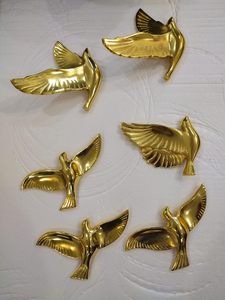 Pájaro Dorado 3D de Metal, Arte Mural de Pájaro Volador, Decoración Moderna Hecha a Mano y Ecológica para el Hogar, para Sala de Estar - Product Image 4