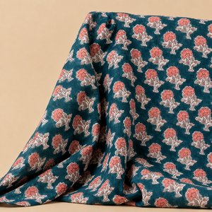 Tissu en coton imprimé à la main, motif floral Buta vert sarcelle et pêche, doux et respirant, idéal pour la confection de robes, de Kurta et la décoration intérieure. - Product Image 4