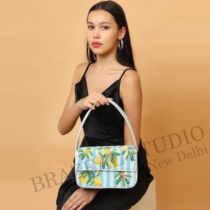 Nuevo Bolso de Mano Tipo Clutch con Diseño Geométrico y Cuentas para Mujer, Marca BRAZEAL STUDIO, Color Personalizado, para Bodas - Product Image 4