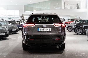 Toyota RAV4 Hybride 4x4 Team Deutschland 2024 – SUV Hybride à Transmission Intégrale avec des Caractéristiques Premium - Product Image 2