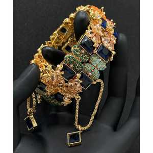 Nouveautés de bijoux pour femmes pour l'Aïd : Ensembles de bracelets de mariée indiens en gros, parures de bijoux tendance disponibles à la vente - Product Image 1