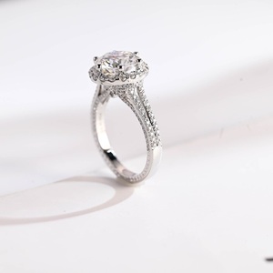 Anillo de Doble Banda con Halo Pavé y Diamante Solitario de Corte Redondo Cultivado en Laboratorio para Mujer, Oro Blanco de 10K, Regalo de Promesa de Boda para Enamorados - Product Image 4