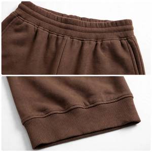 Ensemble 2 pièces pour femme : Sweat-shirt col en V corail et pantalon large marron avec appliques florales marguerite et champignon en polyester à taille élastique - Product Image 5