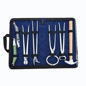 Kit de herramientas para herrador: Alicates para recortar y clavar pezuñas, clavador curvo, probador de pezuñas, martillo forjado y extractor de clavos - Product Image 1
