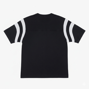 Camiseta Negra Oversize de Manga Corta con Cuello Redondo y Mangas a Rayas en Contraste para Hombre, Estilo Urbano - Product Image 2