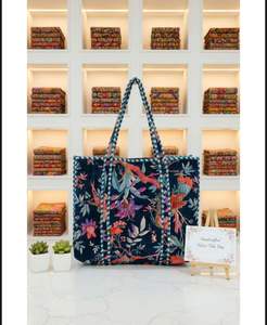 Le Souvenirs Sac de voyage et de shopping léger réversible en velours bleu toutes saisons, style bohème vintage, avec poches intérieures et doublure en toile - Product Image 3