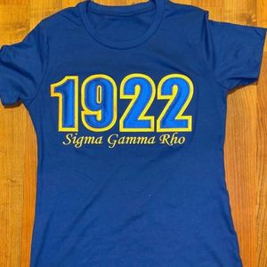 Camiseta Unisex Azul Rey Bordada 1922, Personalizada con Letras, Manga Corta, Cuello Redondo, Informal, Cómoda - Product Image 1