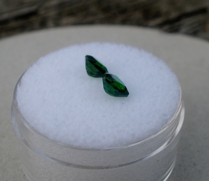 Matching Pair 5 mm <b>Green</b> Trillion Chrome Diopside in AAA Grade - Product Image 2